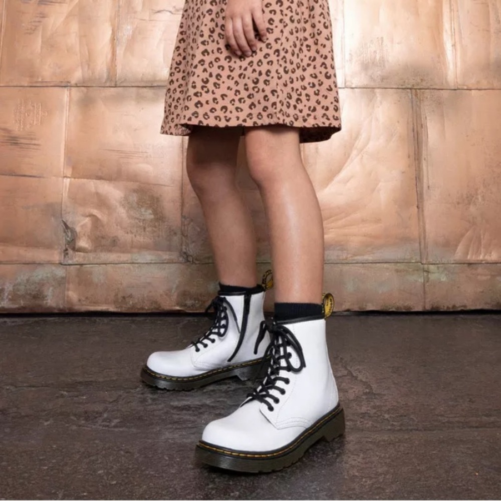 NWOT [Dr. Martens] 1460 Junior White Leather Lace-Up Classic Boots Youth Size 3